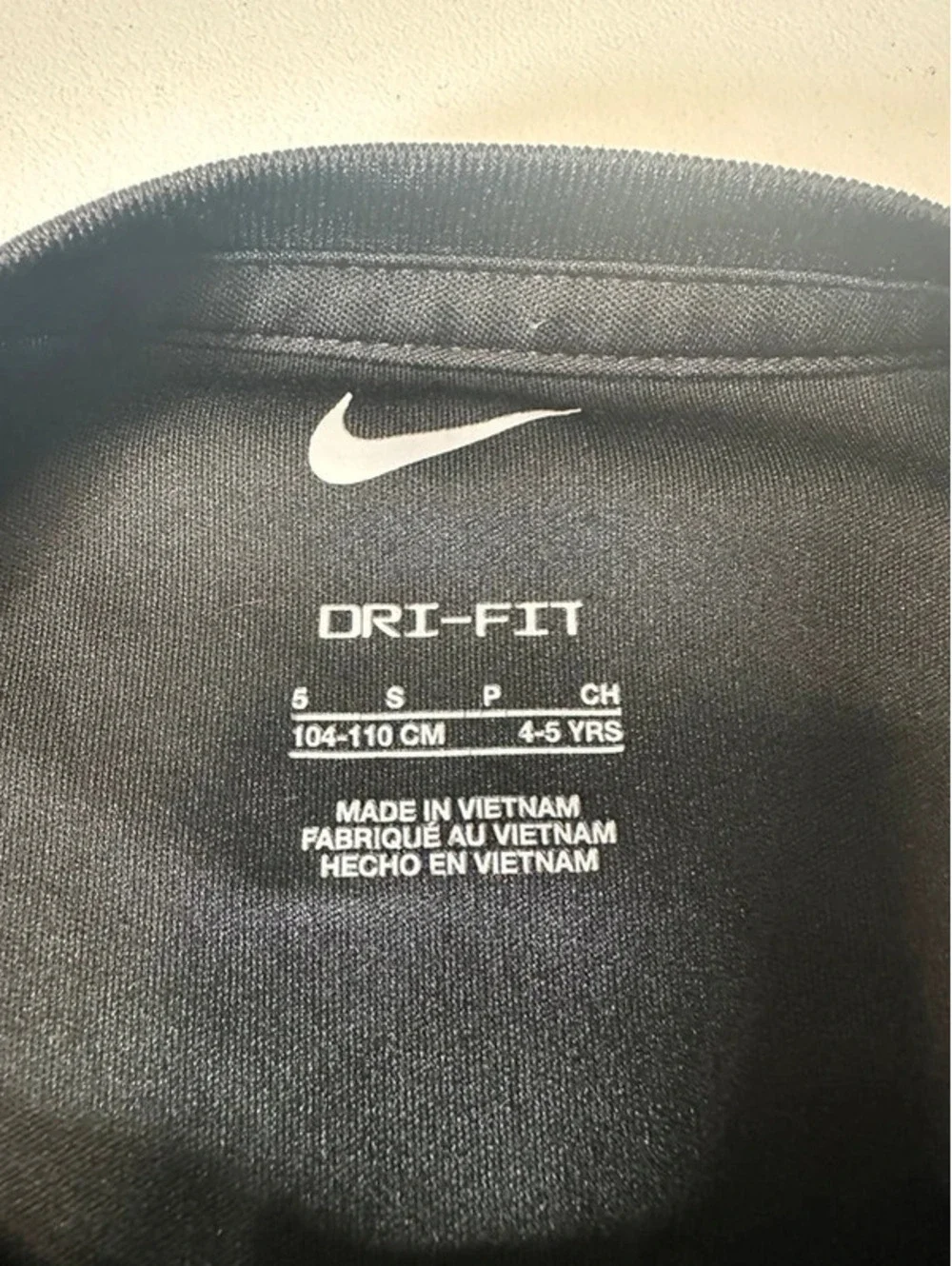 Nike Dri-FIT Kids Black Graphic T-Shirt Size 5 4-5 Years G00130